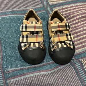 COPY - Burberry kids sneakers